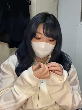 Snapshot of YUNA-yuna chatting on 01-23-25, 02:17 YUNA-yuna online show from 01-23-25, 02:17