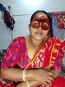 Snapshot of Real_Desi_Couple chatting on 12-25-24, 06:09 Real Desi Couple online show from 12-25-24, 06:09