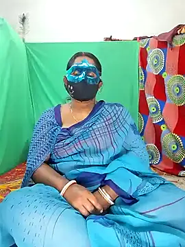 Snapshot of Real_Desi_Couple chatting on 01-15-25, 04:43 Real Desi Couple online show from 01-15-25, 04:43