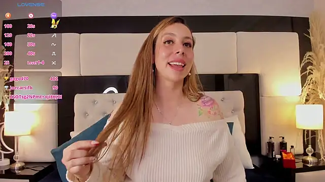 Snapshot of CarlaRossi_ chatting on 02-08-25, 02:15 CarlaRossi online show from 02-08-25, 02:15