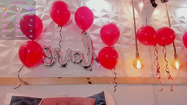 Snapshot of CarlaRossi_ chatting on 02-15-25, 11:03 CarlaRossi online show from 02-15-25, 11:03