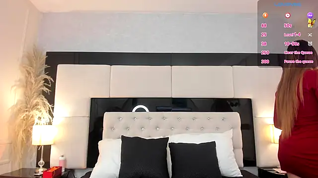 Snapshot of CarlaRossi_ chatting on 10-01-25, 07:42 CarlaRossi online show from 10-01-25, 07:42