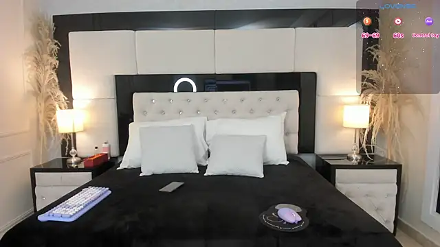 Snapshot of CarlaRossi_ chatting on 11-20-25, 07:57 CarlaRossi online show from 11-20-25, 07:57