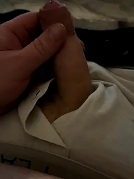 Snapshot of EhemannTotti chatting on 12-02-25, 12:38 EhemannTotti online show from 12-02-25, 12:38