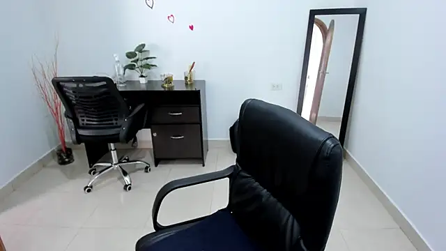 Adele Sweett online show from 02-17-25, 02:48