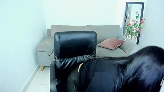 Adele Sweett online show from 09-25-25, 02:04