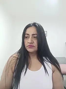 Adele Sweett online show from 11-19-25, 10:37