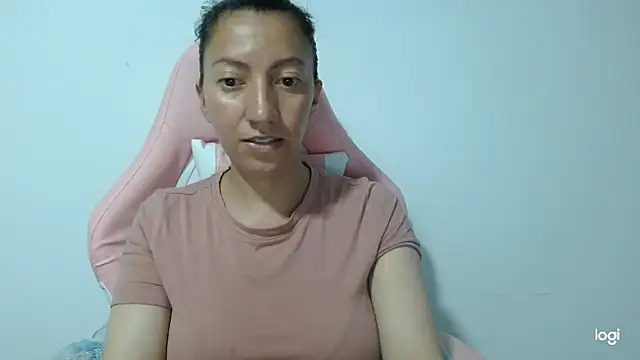 Snapshot of kaybabyhot chatting on 10-10-25, 03:49 kaybabyhot online show from 10-10-25, 03:49