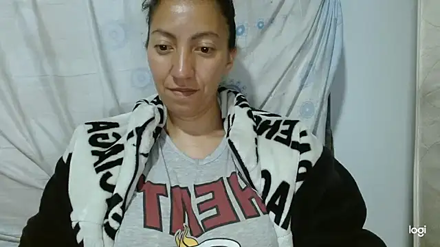 Snapshot of kaybabyhot chatting on 10-16-25, 03:18 kaybabyhot online show from 10-16-25, 03:18