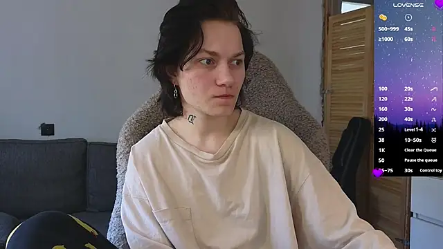 esajukyy online show from 04-15-26, 05:03