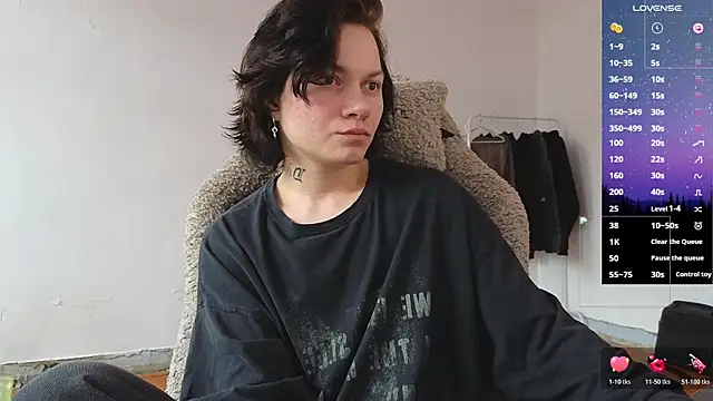 esajukyy online show from 04-28-26, 01:15