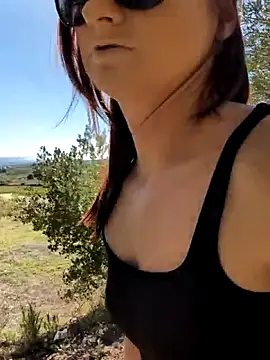 Snapshot of Samira-Summer chatting on 10-24-25, 09:28 Samira-Summer online show from 10-24-25, 09:28