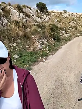 Snapshot of Samira-Summer chatting on 11-04-25, 12:15 Samira-Summer online show from 11-04-25, 12:15