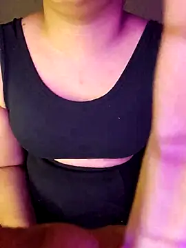 Olivia3 online show from 10-21-25, 08:20