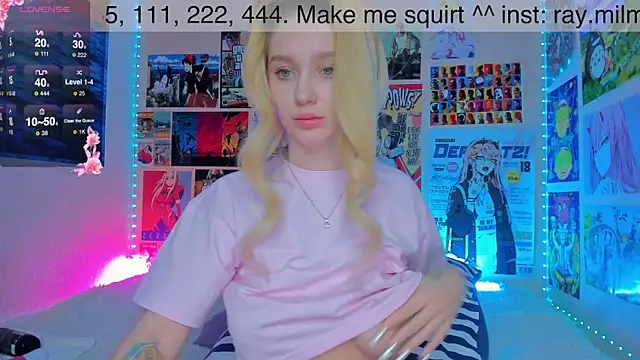 Snapshot of AliceMilman chatting on 01-12-25, 10:02 AliceMilman online show from 01-12-25, 10:02