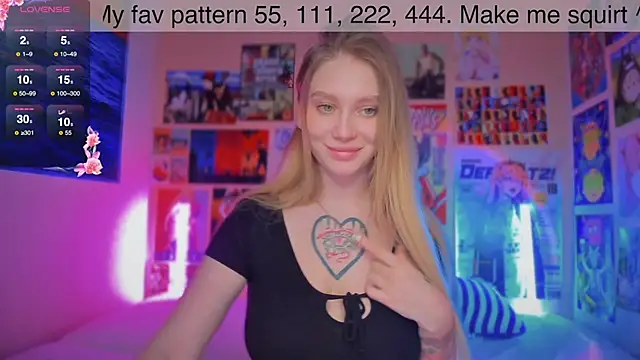 Snapshot of AliceMilman chatting on 03-14-25, 12:07 AliceMilman online show from 03-14-25, 12:07