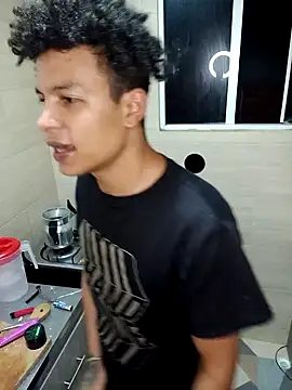 Snapshot of Black_Diamon_ chatting on 12-13-24, 11:39 Black Diamon online show from 12-13-24, 11:39