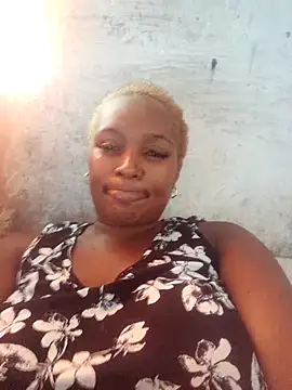 Snapshot of Foxy_Bee chatting on 10-22-25, 08:47 Foxy Bee online show from 10-22-25, 08:47