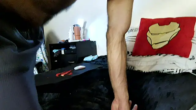 Snapshot of BEN_BLAZE chatting on 02-16-25, 03:37 BEN BLAZE online show from 02-16-25, 03:37