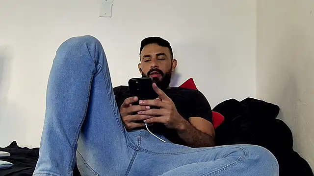 Snapshot of BEN_BLAZE chatting on 02-24-25, 02:51 BEN BLAZE online show from 02-24-25, 02:51