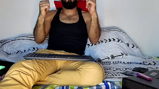 Snapshot of BEN_BLAZE chatting on 03-07-25, 05:28 BEN BLAZE online show from 03-07-25, 05:28