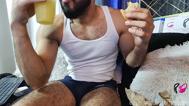 Snapshot of BEN_BLAZE chatting on 12-15-25, 04:55 BEN BLAZE online show from 12-15-25, 04:55