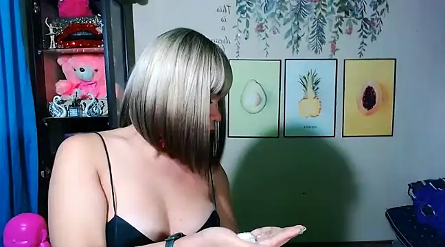 Snapshot of MS_SexCumEducation_TS chatting on 02-27-25, 09:43 MS SexCumEducation TS online show from 02-27-25, 09:43