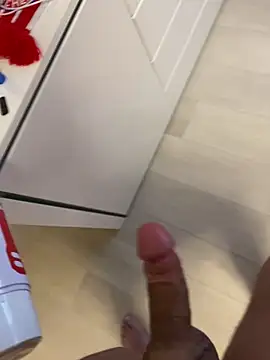 Snapshot of knudelboy2 chatting on 09-09-25, 04:17 knudelboy2 online show from 09-09-25, 04:17