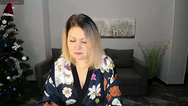 Milana Blake online show from 12-25-24, 07:03