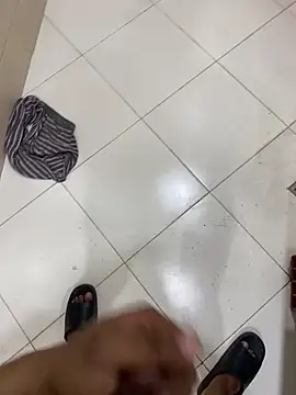 Snapshot of Lahcene chatting on 02-11-26, 02:44 Lahcene online show from 02-11-26, 02:44