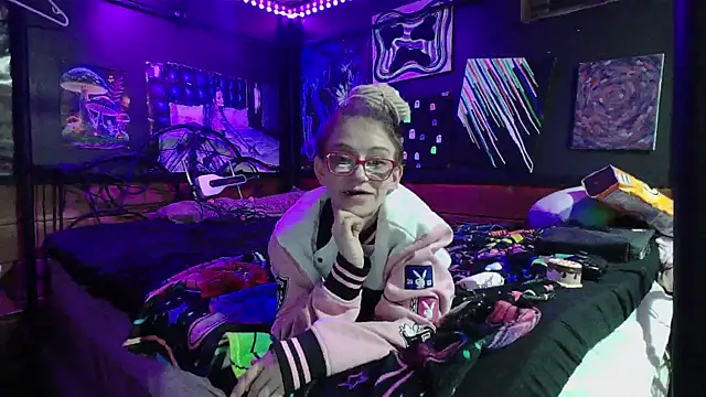 Stonermama666420 online show from 12-23-25, 06:11