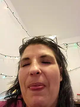 Neveah6 online show from 12-29-24, 08:00