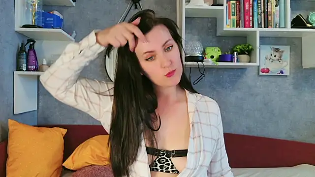 Snapshot of liya_gorgeous chatting on 05-20-26, 03:40 liya gorgeous online show from 05-20-26, 03:40