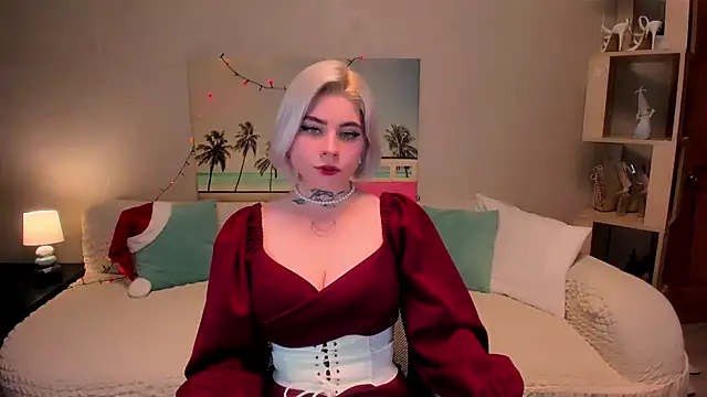 Snapshot of NikaRocks chatting on 12-17-24, 05:36 NikaRocks online show from 12-17-24, 05:36