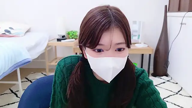 Snapshot of Runarunapi chatting on 12-25-24, 05:05 Runarunapi online show from 12-25-24, 05:05