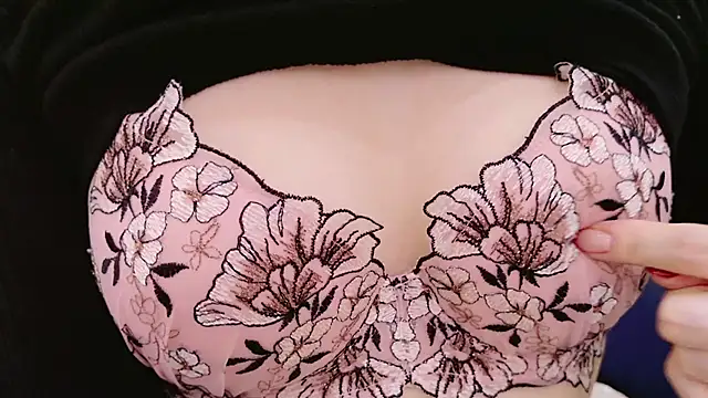 Snapshot of Runarunapi chatting on 01-18-25, 10:49 Runarunapi online show from 01-18-25, 10:49