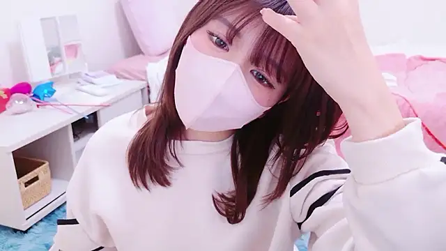 Snapshot of Runarunapi chatting on 12-17-25, 12:33 Runarunapi online show from 12-17-25, 12:33