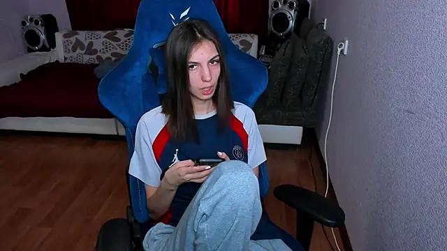 Snapshot of Venera66615 chatting on 03-05-25, 02:34 Venera66615 online show from 03-05-25, 02:34