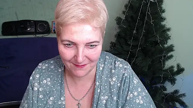 Sandra Snow online show from 12-27-24, 01:11
