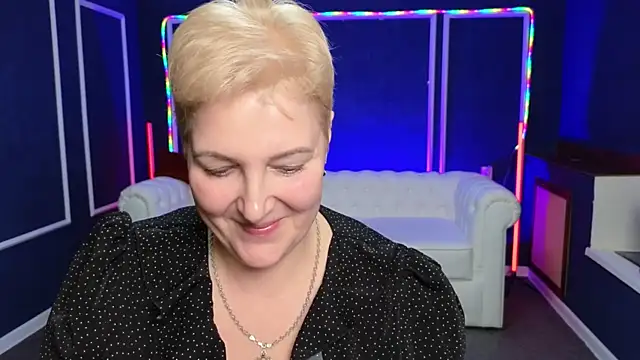 Sandra Snow online show from 12-27-24, 06:31