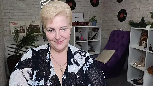 Sandra Snow online show from 01-26-25, 08:02