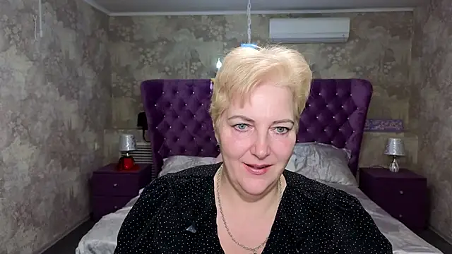 Sandra Snow online show from 02-01-25, 02:13