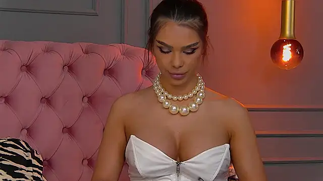 Nicole Diva online show from 03-04-25, 01:06