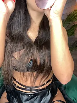 Nicole Diva online show from 10-17-25, 06:05