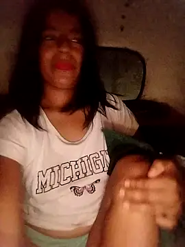 Snapshot of Danna-linyi chatting on 02-23-25, 12:08 Danna-linyi online show from 02-23-25, 12:08