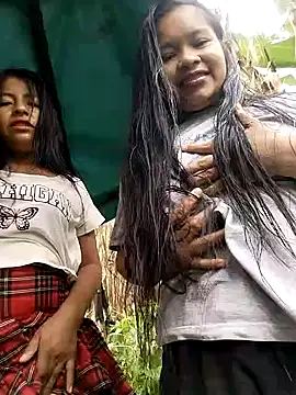 Snapshot of Danna-linyi chatting on 03-11-25, 02:18 Danna-linyi online show from 03-11-25, 02:18