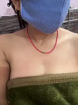 Snapshot of nehas chatting on 02-14-25, 12:36 nehas online show from 02-14-25, 12:36