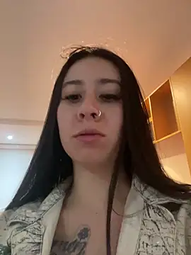 Snapshot of Zoee_t chatting on 01-25-25, 03:51 Zoee t online show from 01-25-25, 03:51