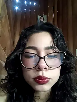 Snapshot of Kyomisweet chatting on 01-09-25, 07:29 Kyomisweet online show from 01-09-25, 07:29