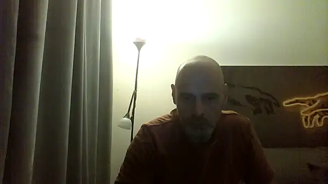 Snapshot of Avamereandmikel chatting on 12-14-24, 01:06 Avamereandmikel online show from 12-14-24, 01:06